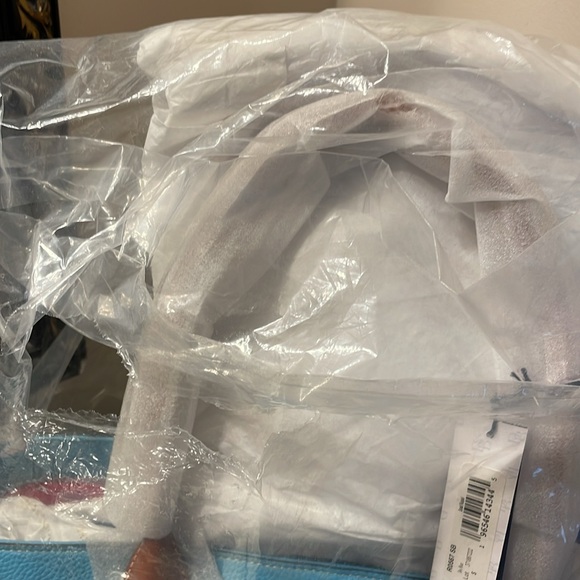 Dooney & Bourke Russel Sky Blue R0567 SB. Retail 398.00 Leather NWT - Picture 11 of 11